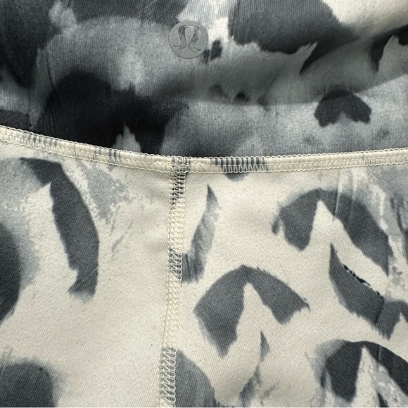 Lululemon Athletica Black‎ and Gray Performance Leggings - Picture 3 of 4